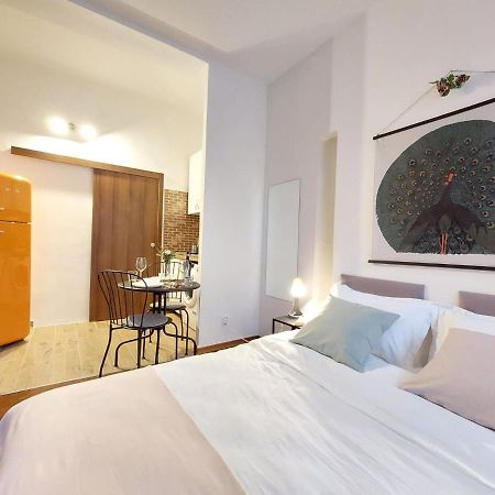 Sweet Dreams Suites Cosy Studio Piata Romana Bukarest Kültér fotó