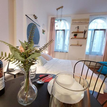 Sweet Dreams Suites Cosy Studio Piata Romana Bukarest Kültér fotó