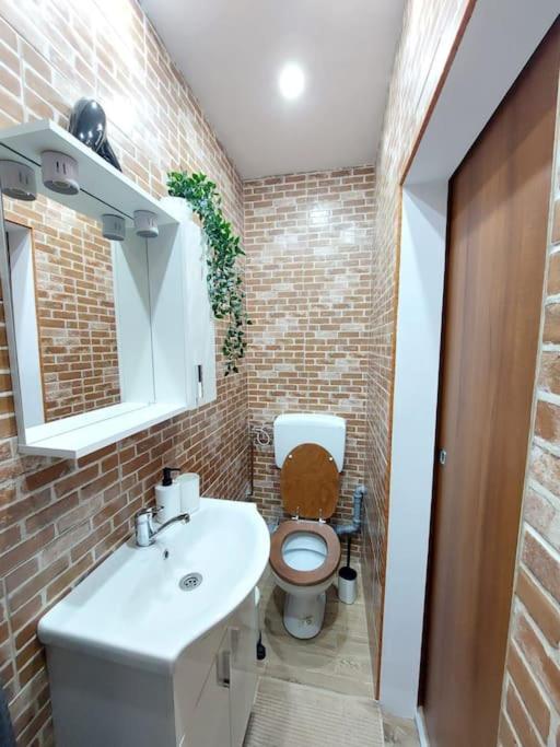 Sweet Dreams Suites Cosy Studio Piata Romana Bukarest Kültér fotó