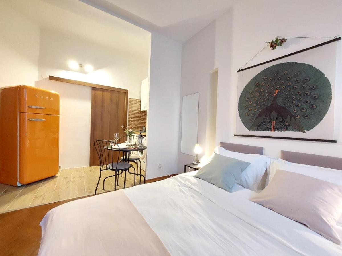 Sweet Dreams Suites Cosy Studio Piata Romana Bukarest Kültér fotó