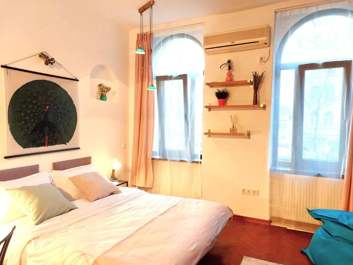 Sweet Dreams Suites Cosy Studio Piata Romana Bukarest Kültér fotó